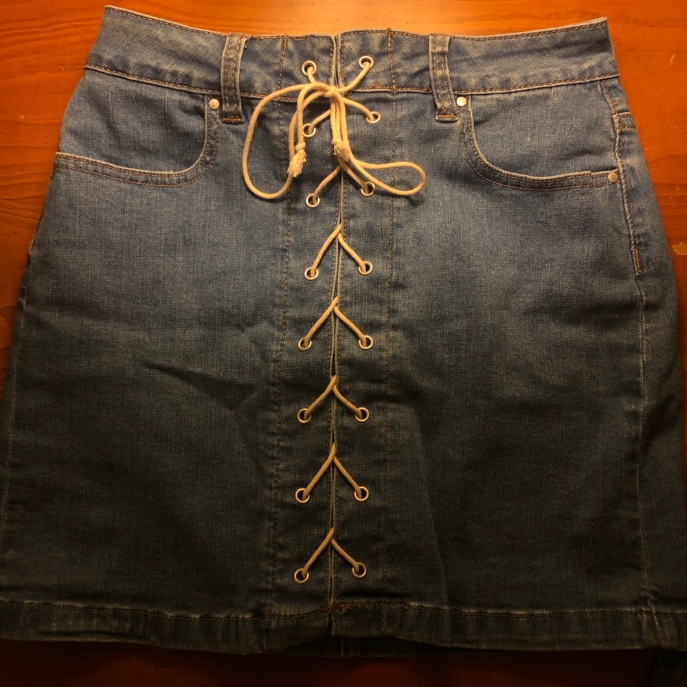 Pacsun laced mini skirt